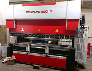 AMB-10031N (2022 | бу) - серво-гидравлический листогибочный пресс с ЧПУ